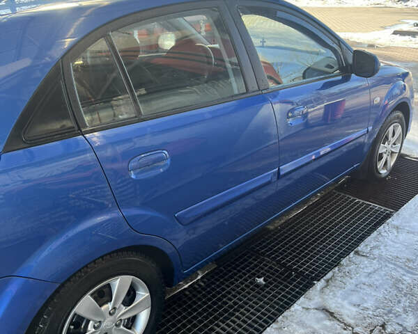 Синій Кіа Ріо, об'ємом двигуна 1.4 л та пробігом 90 тис. км за 6000 $, фото 3 на Automoto.ua