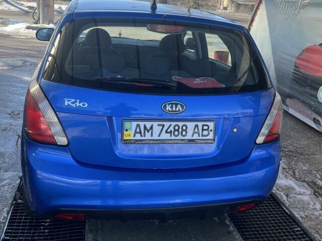 Синій Кіа Ріо, об'ємом двигуна 1.4 л та пробігом 90 тис. км за 6000 $, фото 2 на Automoto.ua