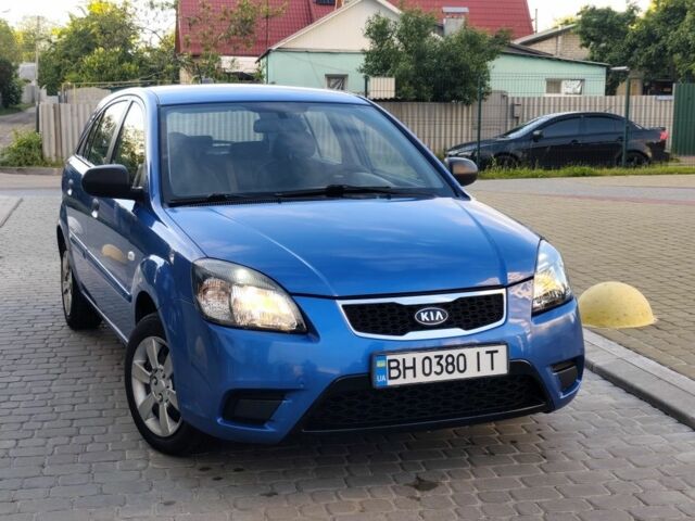 Синий Киа Рио, объемом двигателя 1.4 л и пробегом 165 тыс. км за 4850 $, фото 4 на Automoto.ua