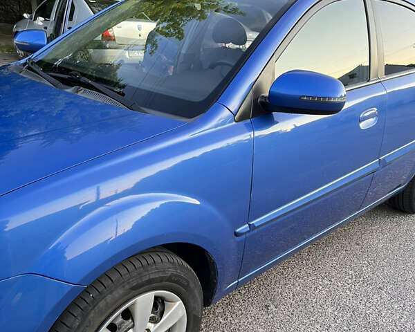Синий Киа Рио, объемом двигателя 1.5 л и пробегом 275 тыс. км за 5500 $, фото 5 на Automoto.ua