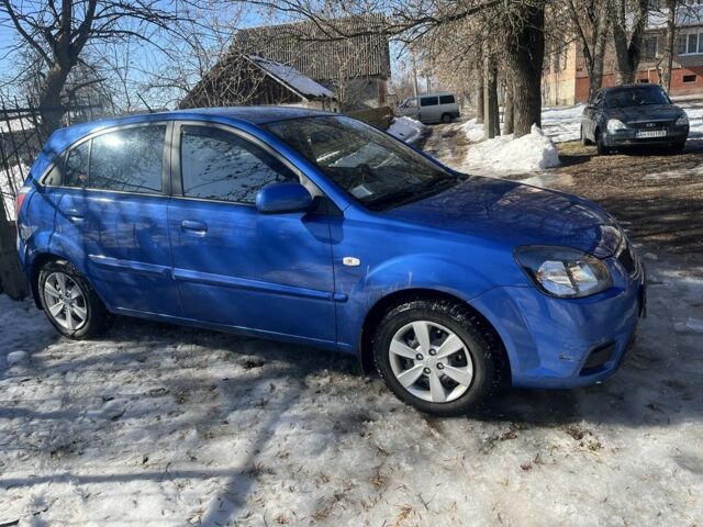 Синій Кіа Ріо, об'ємом двигуна 1.4 л та пробігом 90 тис. км за 6000 $, фото 6 на Automoto.ua