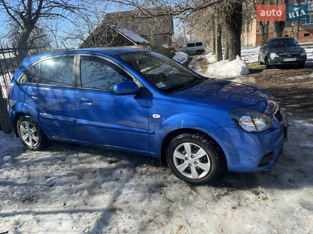 Синій Кіа Ріо, об'ємом двигуна 1.4 л та пробігом 90 тис. км за 6000 $, фото 6 на Automoto.ua