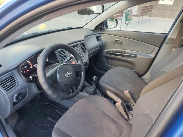 Синий Киа Рио, объемом двигателя 1.4 л и пробегом 165 тыс. км за 4850 $, фото 18 на Automoto.ua