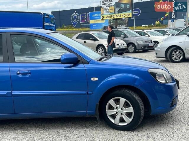 Синій Кіа Ріо, об'ємом двигуна 1.4 л та пробігом 190 тис. км за 5490 $, фото 9 на Automoto.ua