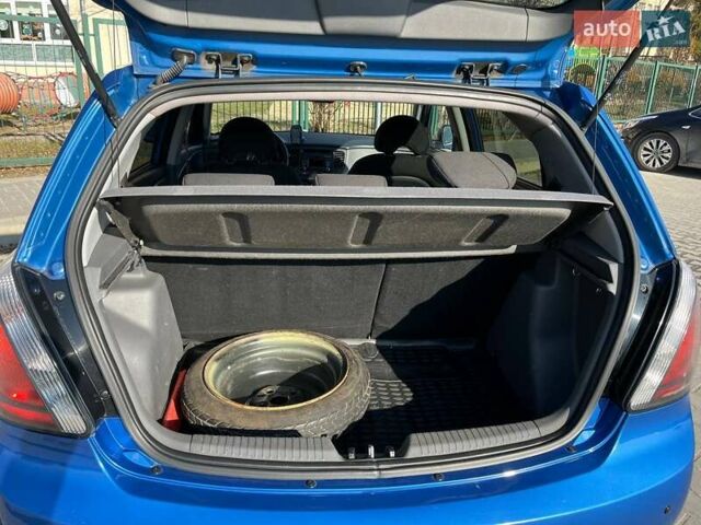 Синий Киа Рио, объемом двигателя 1.4 л и пробегом 185 тыс. км за 5300 $, фото 7 на Automoto.ua