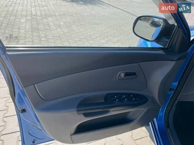 Синий Киа Рио, объемом двигателя 1.4 л и пробегом 185 тыс. км за 5300 $, фото 11 на Automoto.ua