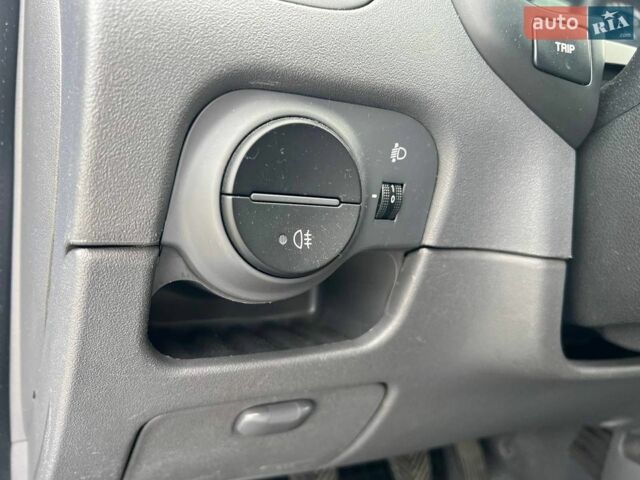 Синій Кіа Ріо, об'ємом двигуна 1.4 л та пробігом 190 тис. км за 5490 $, фото 19 на Automoto.ua
