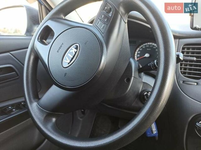 Синий Киа Рио, объемом двигателя 1.4 л и пробегом 185 тыс. км за 5300 $, фото 15 на Automoto.ua