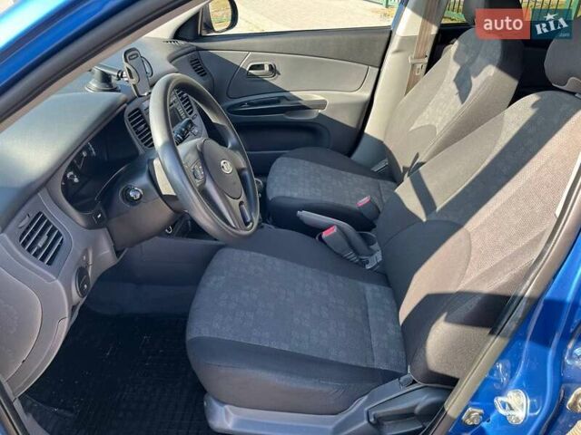 Синий Киа Рио, объемом двигателя 1.4 л и пробегом 185 тыс. км за 5300 $, фото 10 на Automoto.ua