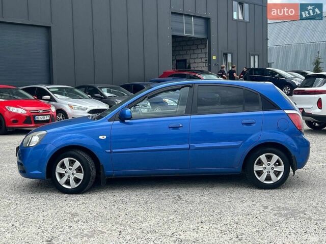 Синій Кіа Ріо, об'ємом двигуна 1.4 л та пробігом 190 тис. км за 5490 $, фото 2 на Automoto.ua