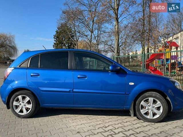 Синий Киа Рио, объемом двигателя 1.4 л и пробегом 182 тыс. км за 5800 $, фото 3 на Automoto.ua