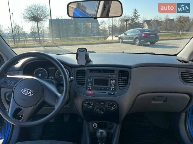 Синий Киа Рио, объемом двигателя 1.4 л и пробегом 182 тыс. км за 5800 $, фото 9 на Automoto.ua