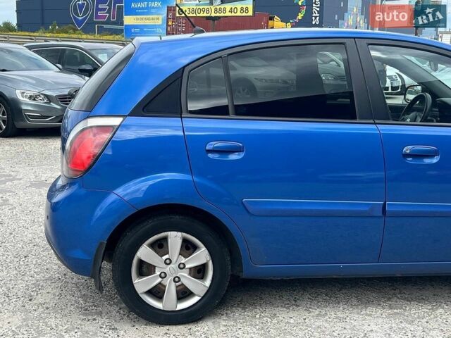 Синій Кіа Ріо, об'ємом двигуна 1.4 л та пробігом 190 тис. км за 5490 $, фото 7 на Automoto.ua