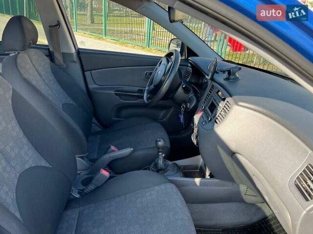 Синий Киа Рио, объемом двигателя 1.4 л и пробегом 182 тыс. км за 5800 $, фото 16 на Automoto.ua