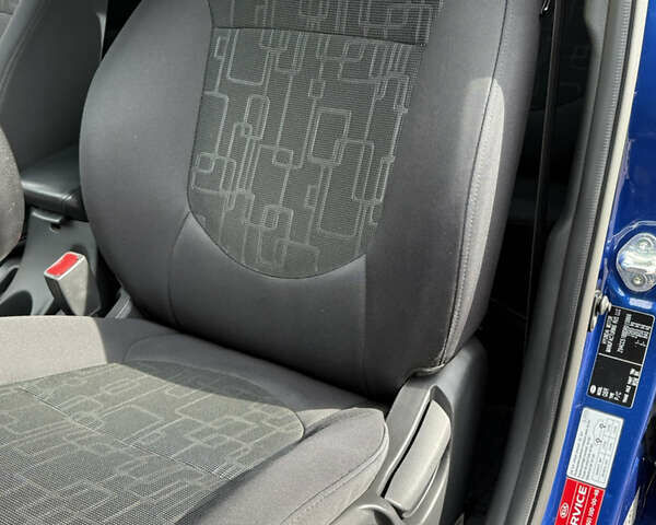 Синий Киа Рио, объемом двигателя 1.59 л и пробегом 92 тыс. км за 9800 $, фото 46 на Automoto.ua