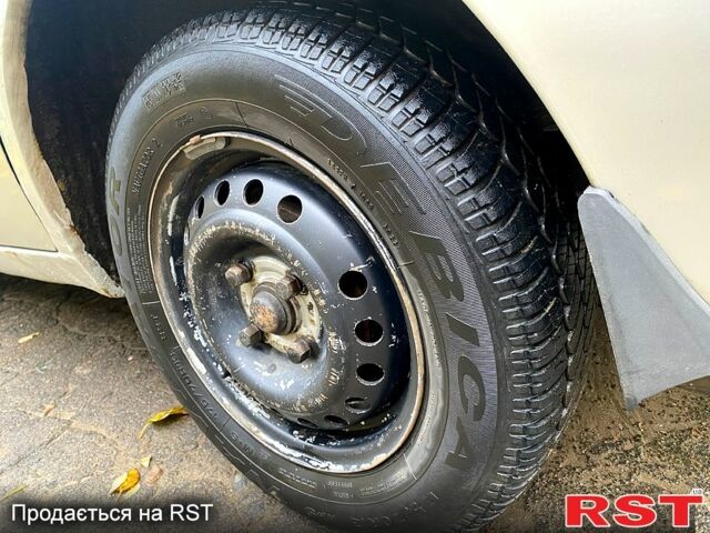 Синий Киа Рио, объемом двигателя 1.6 л и пробегом 94 тыс. км за 5300 $, фото 2 на Automoto.ua