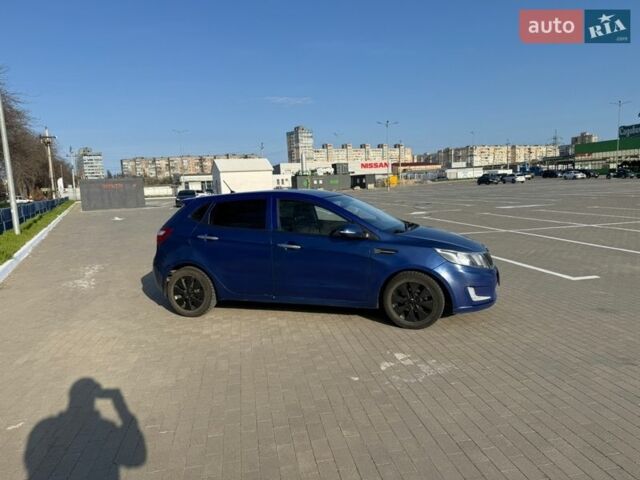 Синій Кіа Ріо, об'ємом двигуна 1.59 л та пробігом 315 тис. км за 4950 $, фото 2 на Automoto.ua