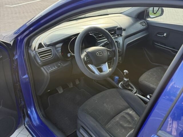 Синий Киа Рио, объемом двигателя 1.6 л и пробегом 315 тыс. км за 4850 $, фото 3 на Automoto.ua