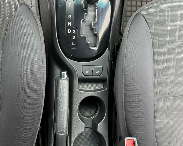 Синий Киа Рио, объемом двигателя 1.59 л и пробегом 92 тыс. км за 9800 $, фото 75 на Automoto.ua
