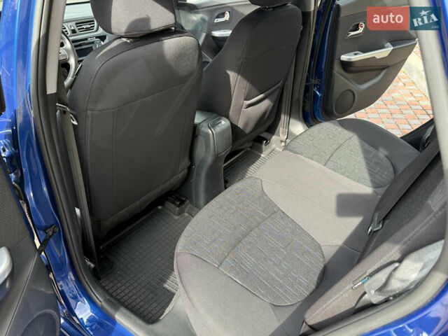 Синий Киа Рио, объемом двигателя 1.59 л и пробегом 92 тыс. км за 9800 $, фото 84 на Automoto.ua