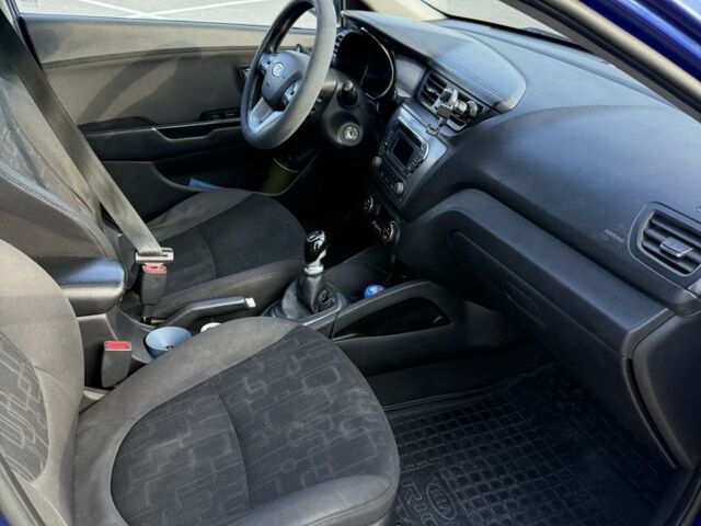 Синий Киа Рио, объемом двигателя 1.6 л и пробегом 315 тыс. км за 4850 $, фото 6 на Automoto.ua