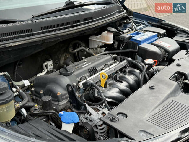 Синий Киа Рио, объемом двигателя 1.59 л и пробегом 92 тыс. км за 9800 $, фото 95 на Automoto.ua
