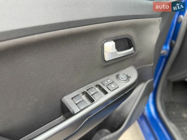 Синий Киа Рио, объемом двигателя 1.59 л и пробегом 188 тыс. км за 7900 $, фото 9 на Automoto.ua