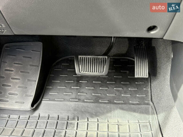 Синий Киа Рио, объемом двигателя 1.59 л и пробегом 92 тыс. км за 9800 $, фото 43 на Automoto.ua