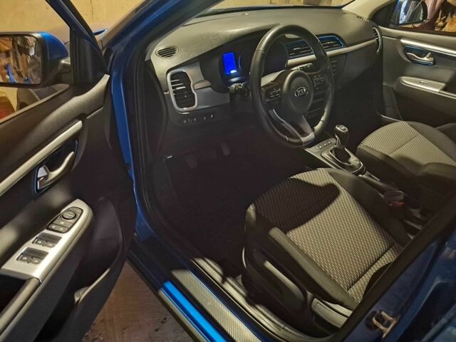 Синий Киа Рио, объемом двигателя 1.6 л и пробегом 20 тыс. км за 15000 $, фото 7 на Automoto.ua