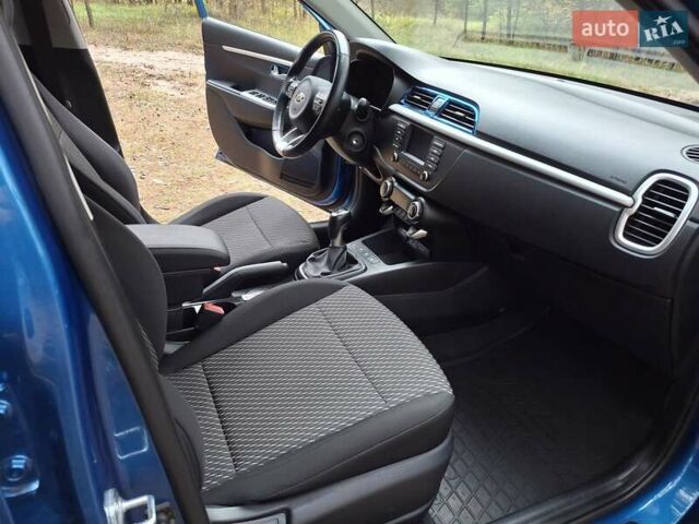 Синий Киа Рио, объемом двигателя 1.59 л и пробегом 21 тыс. км за 14200 $, фото 1 на Automoto.ua
