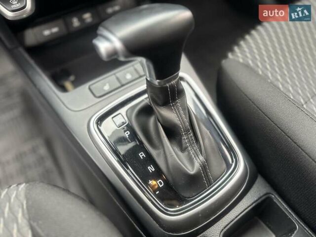 Кіа Ріо 2018 у Малой Виске на Automoto.ua Синій Кіа Ріо, об'ємом двигуна 1.59 л та пробігом 65 тис. км за 15600 $, фото 18 на Automoto.ua