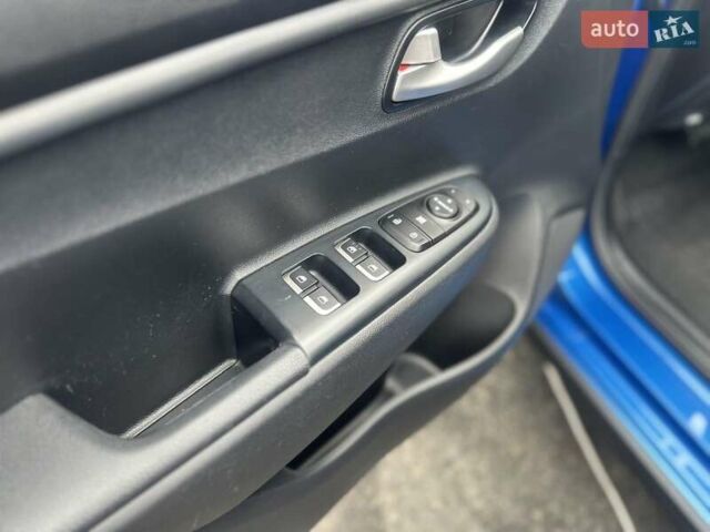 Кіа Ріо 2018 у Малой Виске на Automoto.ua Синій Кіа Ріо, об'ємом двигуна 1.59 л та пробігом 65 тис. км за 15600 $, фото 16 на Automoto.ua