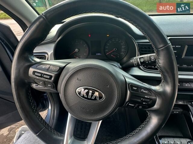 Синий Киа Рио, объемом двигателя 1.37 л и пробегом 62 тыс. км за 13800 $, фото 8 на Automoto.ua