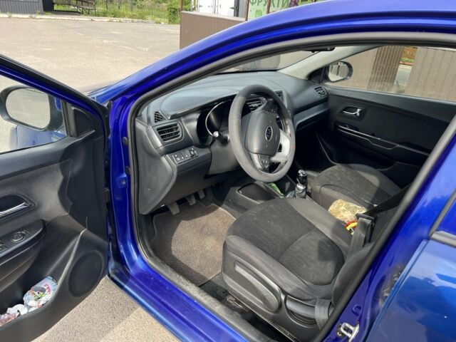Синій Кіа Ріо, об'ємом двигуна 1.6 л та пробігом 280 тис. км за 4500 $, фото 2 на Automoto.ua