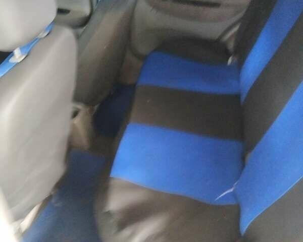 Синий Киа Рио, объемом двигателя 1.5 л и пробегом 280 тыс. км за 1500 $, фото 5 на Automoto.ua