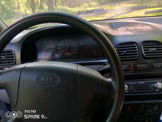 Синий Киа Рио, объемом двигателя 1.3 л и пробегом 3 тыс. км за 1250 $, фото 3 на Automoto.ua