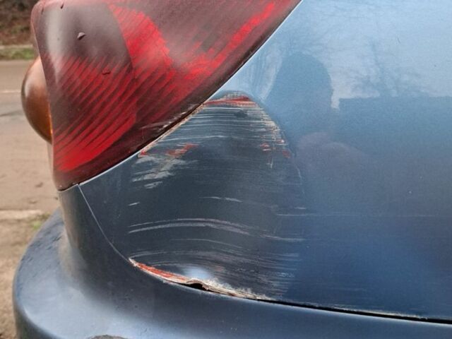 Синій Кіа Ріо, об'ємом двигуна 1.3 л та пробігом 296 тис. км за 1800 $, фото 7 на Automoto.ua