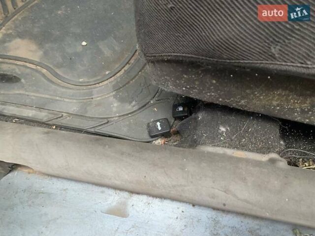 Синій Кіа Ріо, об'ємом двигуна 1.5 л та пробігом 300 тис. км за 1500 $, фото 2 на Automoto.ua