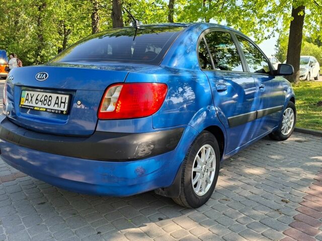 Синій Кіа Ріо, об'ємом двигуна 1.3 л та пробігом 190 тис. км за 2900 $, фото 5 на Automoto.ua