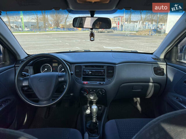 Синій Кіа Ріо, об'ємом двигуна 1.4 л та пробігом 121 тис. км за 5600 $, фото 23 на Automoto.ua