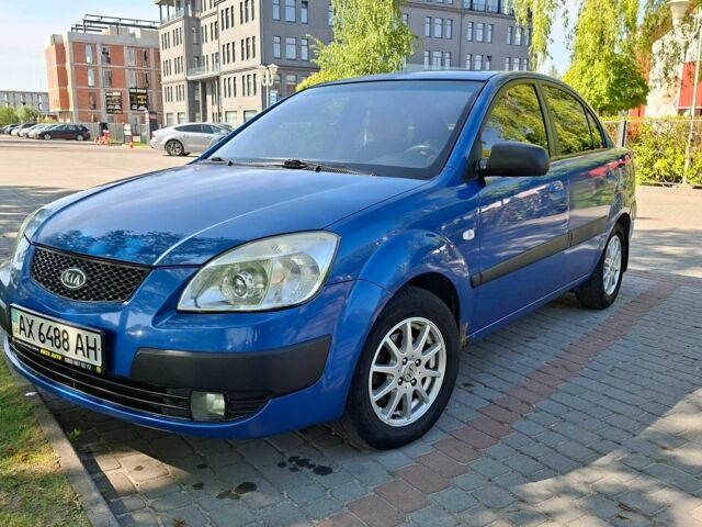 Синій Кіа Ріо, об'ємом двигуна 1.3 л та пробігом 190 тис. км за 2900 $, фото 1 на Automoto.ua