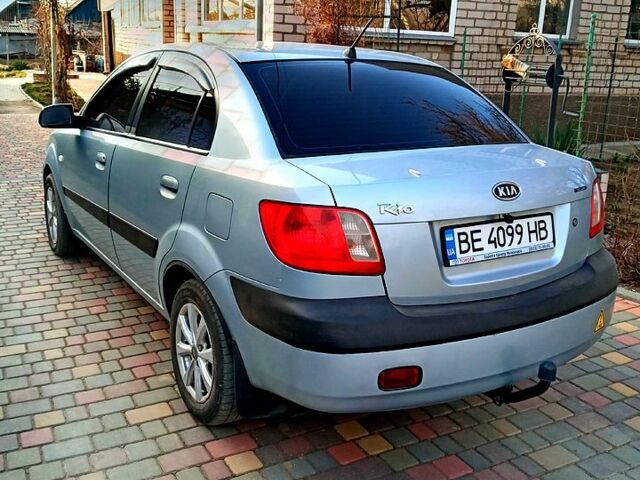 Синій Кіа Ріо, об'ємом двигуна 1.4 л та пробігом 164 тис. км за 4777 $, фото 1 на Automoto.ua