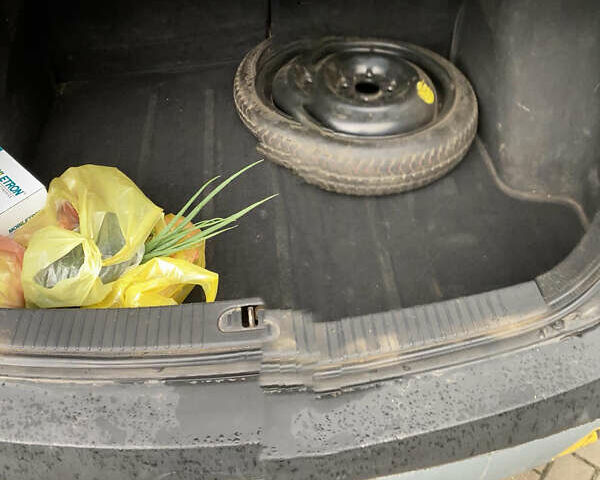 Синий Киа Рио, объемом двигателя 1.4 л и пробегом 161 тыс. км за 4600 $, фото 14 на Automoto.ua