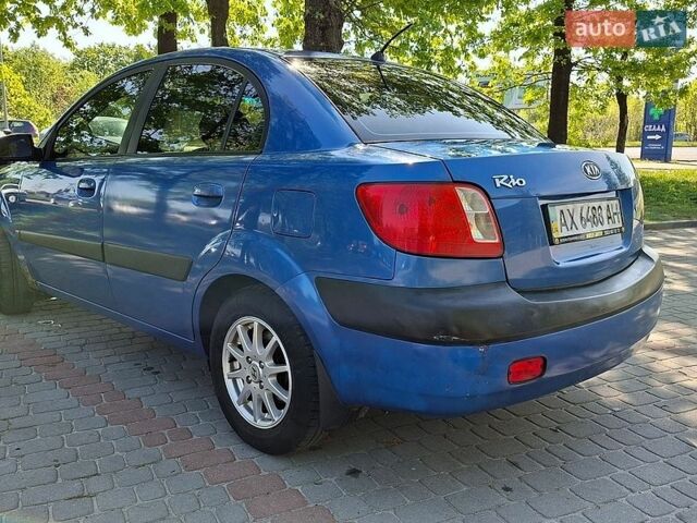Синий Киа Рио, объемом двигателя 1.3 л и пробегом 190 тыс. км за 3200 $, фото 7 на Automoto.ua