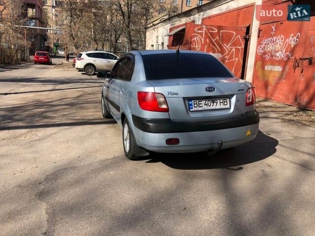 Синій Кіа Ріо, об'ємом двигуна 1.3 л та пробігом 164 тис. км за 4450 $, фото 4 на Automoto.ua