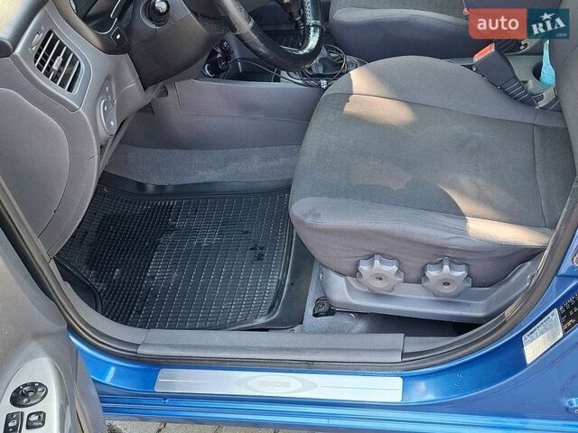 Синий Киа Рио, объемом двигателя 1.3 л и пробегом 190 тыс. км за 3200 $, фото 10 на Automoto.ua
