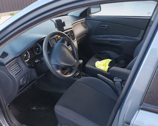 Синий Киа Рио, объемом двигателя 1.4 л и пробегом 176 тыс. км за 5250 $, фото 12 на Automoto.ua