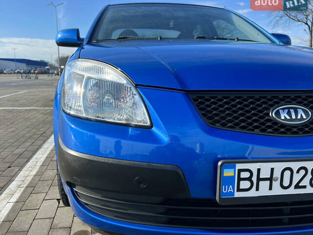 Синій Кіа Ріо, об'ємом двигуна 1.4 л та пробігом 121 тис. км за 5600 $, фото 3 на Automoto.ua