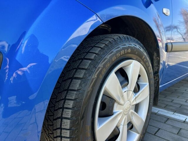 Синий Киа Рио, объемом двигателя 1.4 л и пробегом 121 тыс. км за 5200 $, фото 12 на Automoto.ua