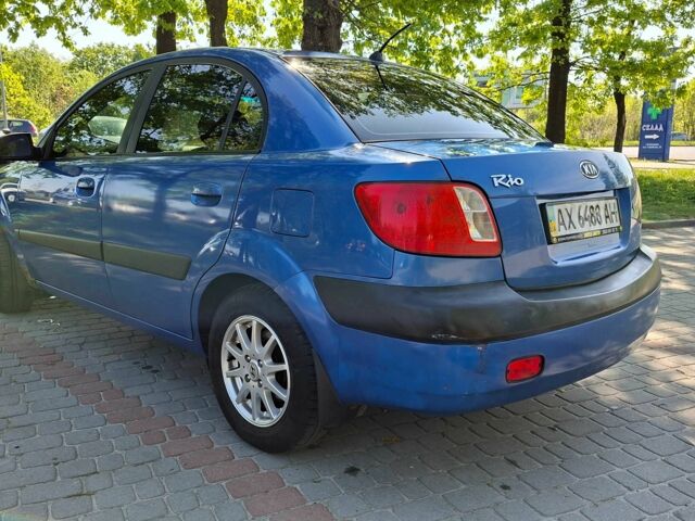 Синій Кіа Ріо, об'ємом двигуна 1.3 л та пробігом 190 тис. км за 2900 $, фото 7 на Automoto.ua